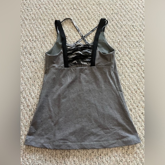 LULULEMON tank top. Size 6. Neat details on front and back! Lulu logo. Dot - Picture 2 of 8